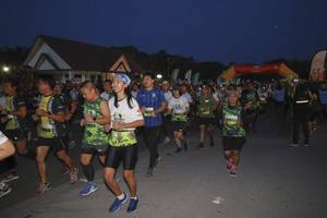 BIB: 
                            <button type="button" onclick="openModal(3530010)" class="btn btn-primary btn-sm float-right btn-popup" data-toggle="modal" data-target=".modal-high-quality">
                        <i class="fas fa-shopping-cart"></i> Add to Cart
                    </button>
                                            <button type="button" onclick="isThisMe(3530010, true)" class="btn btn-success btn-sm float-right btn-popup btn-isme hidden" data-toggle="tooltip" data-placement="bottom" title="นี่คือรูปของคุณใช่ไหม คลิกที่นี่เพื่อเอาเข้าอัลบั้ม">
                        <i class="fas fa-plus"></i> Add to album
                    </button>
                    <button type="button" onclick="isThisMe(3530010, false)" class="btn btn-warning btn-sm float-right btn-popup btn-isnotme hidden">
                        <i class="fas fa-ban"></i> Remove from album
                    </button>